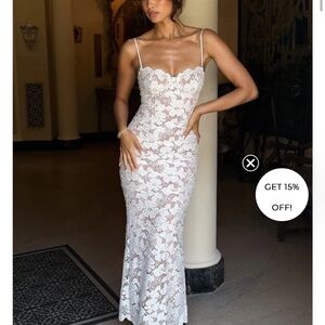 “Pearl” lace Dress with Sweetheart Neckline for Brides